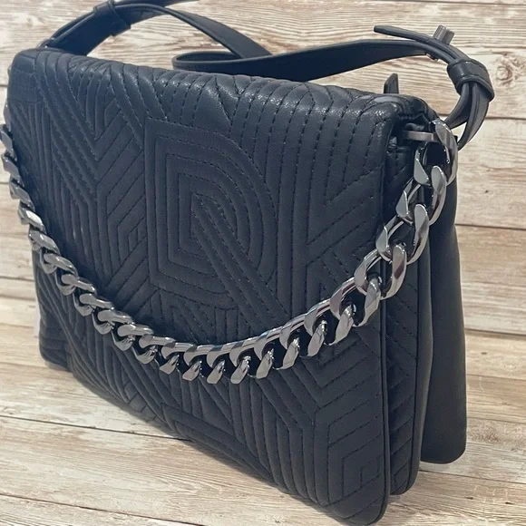 DKNY‎ Black Quilted Shoulder Bag with Chain - Picture 2 of 6